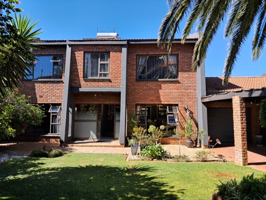 4 Bedroom Property for Sale in Hillcrest Northern Cape